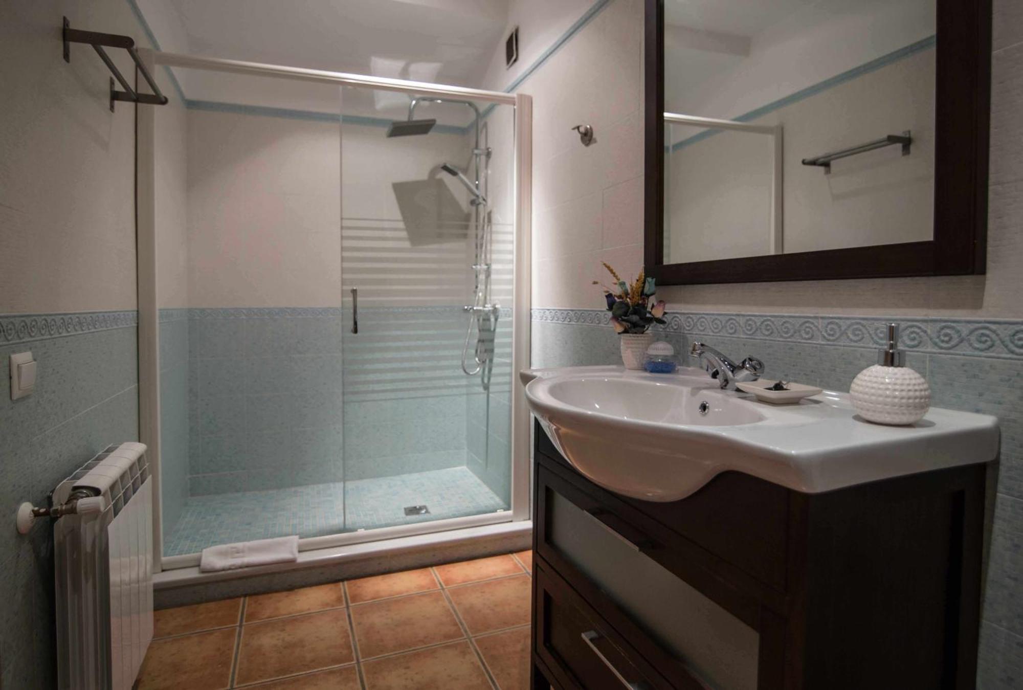 Apartamentos Casa Lola Rodeados De Montanas Y Rios بيسييت الغرفة الصورة
